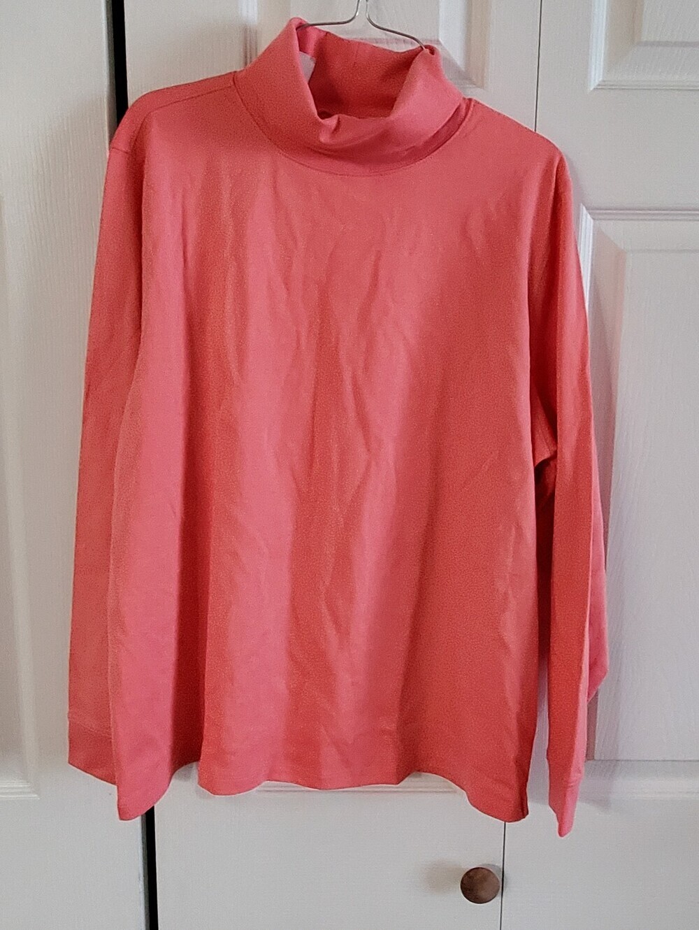 LL BEAN 1X INTERLOCK TURTLENECK TOP. LONG SLEEVES. SALMON/CORAL PINK. NWOT